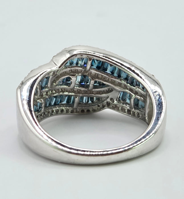 3252 Vintage: 9ct White Gold Blue & White Diamond Cluster Ring