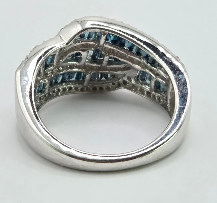 3252 Vintage: 9ct White Gold Blue & White Diamond Cluster Ring
