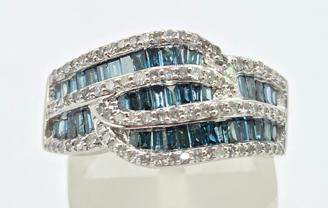 3252 Vintage: 9ct White Gold Blue & White Diamond Cluster Ring