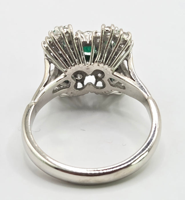 6076 Vintage: 18ct White Gold Emerald & Diamond Cluster Ring