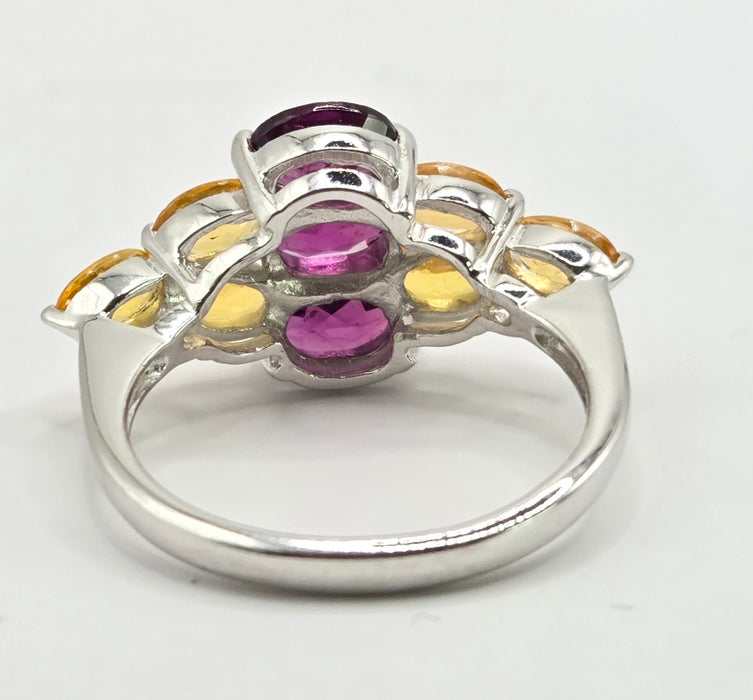 6101 Vintage: 9ct White Gold Yellow Sapphire & Tourmaline Cluster Ring