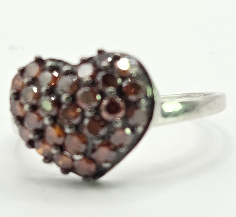 6103 Vintage: 9ct White Gold Red Diamond Heart Cluster Ring