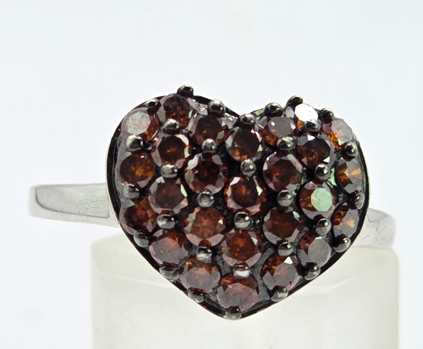 6103 Vintage: 9ct White Gold Red Diamond Heart Cluster Ring