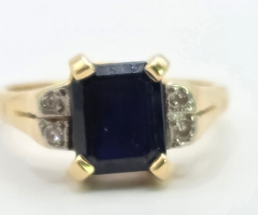 6112 Vintage: 18ct Yellow Gold Sapphire & Diamond Ring