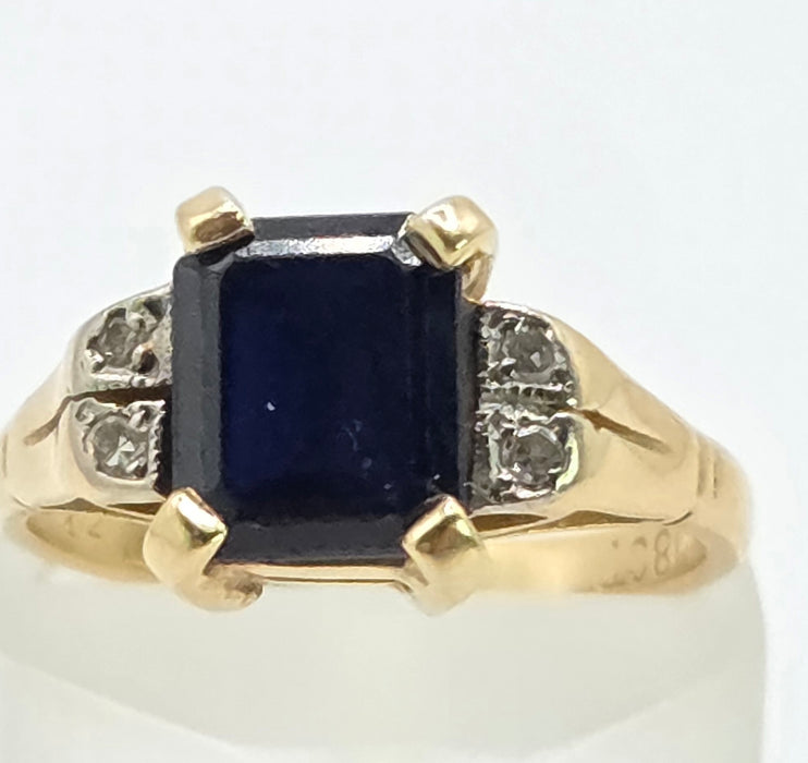6112 Vintage: 18ct Yellow Gold Sapphire & Diamond Ring