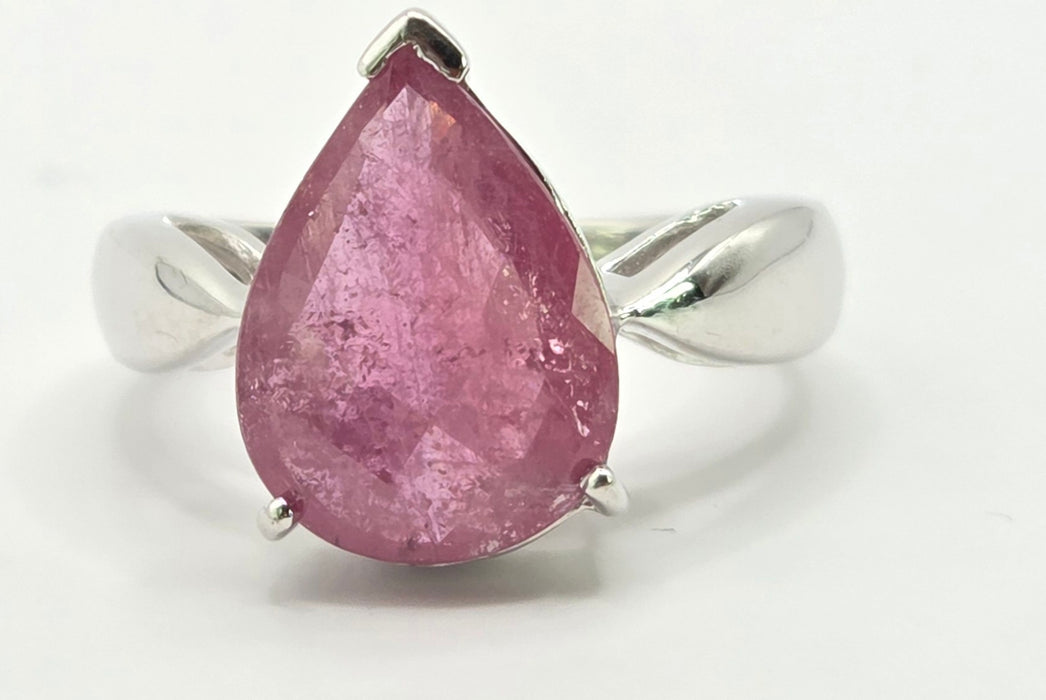 6165 Vintage: 9ct White Gold Pink Sapphire Solitaire Ring