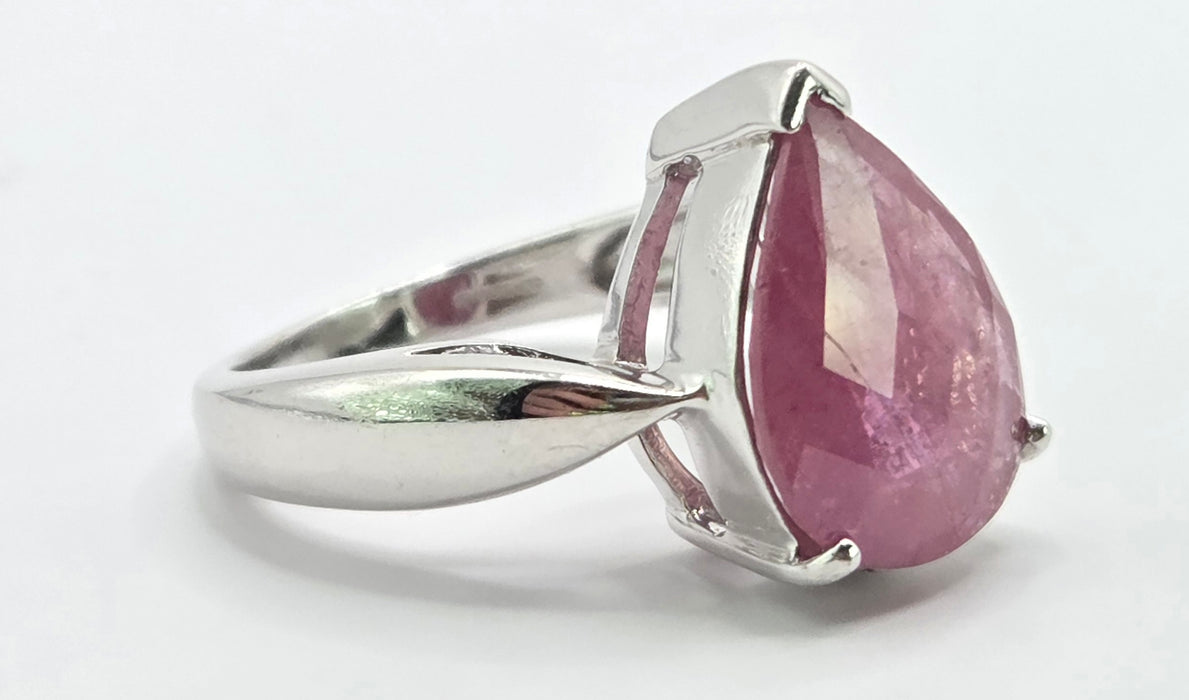 6165 Vintage: 9ct White Gold Pink Sapphire Solitaire Ring
