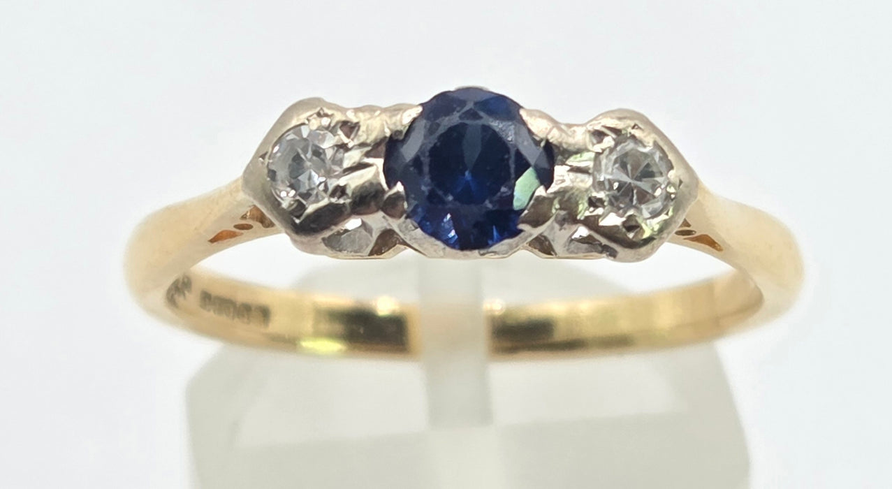 6527 Vintage: 18ct Yellow Gold Sapphire & Diamond Three Stone Ring — From 1981