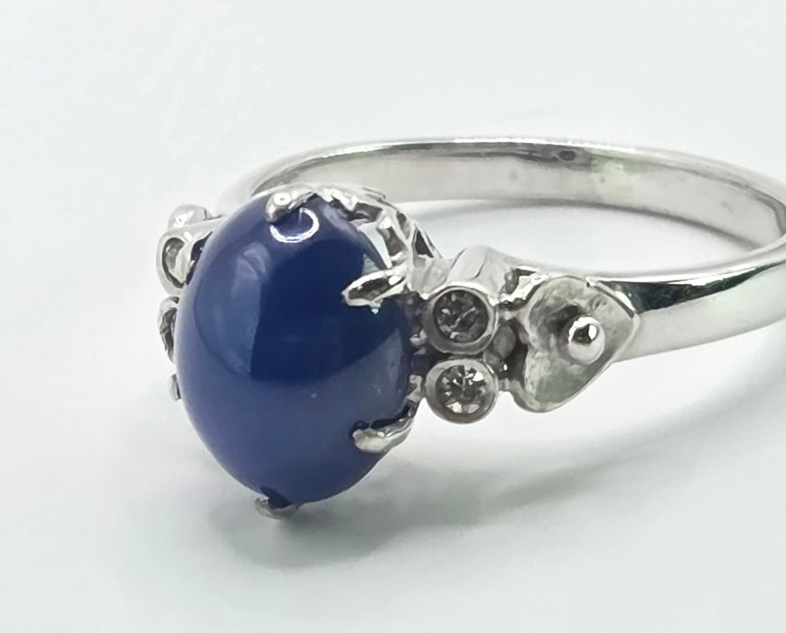 6529 Vintage: 18ct White Gold Star Sapphire & Diamond Ring