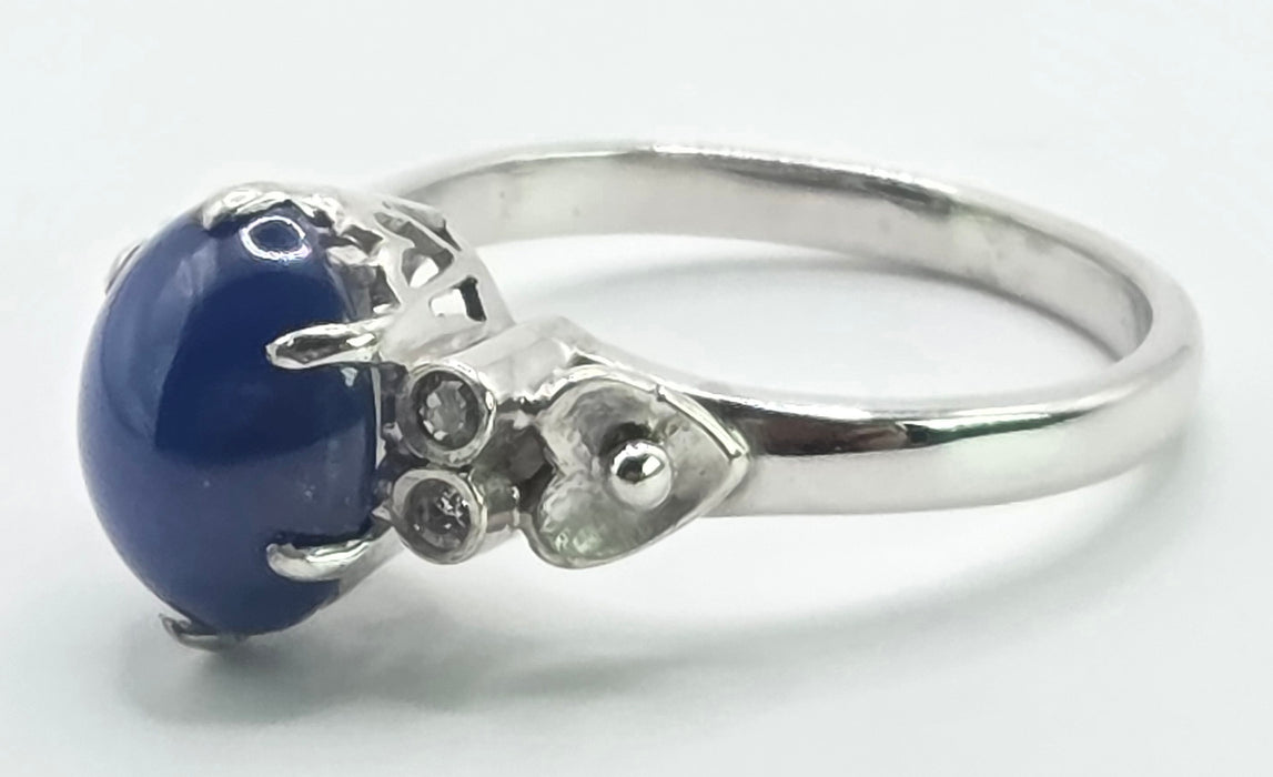 6529 Vintage: 18ct White Gold Star Sapphire & Diamond Ring
