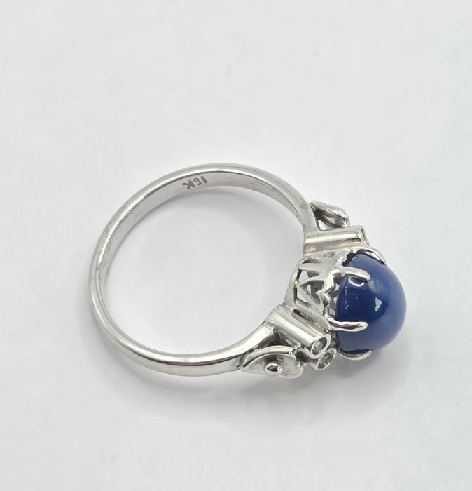 6529 Vintage: 18ct White Gold Star Sapphire & Diamond Ring