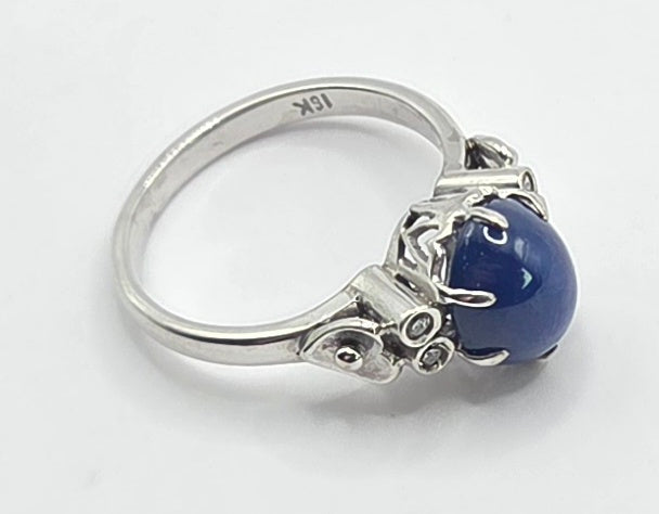 6529 Vintage: 18ct White Gold Star Sapphire & Diamond Ring