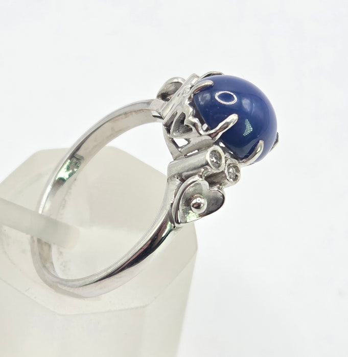6529 Vintage: 18ct White Gold Star Sapphire & Diamond Ring