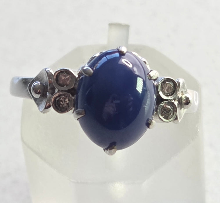 6529 Vintage: 18ct White Gold Star Sapphire & Diamond Ring