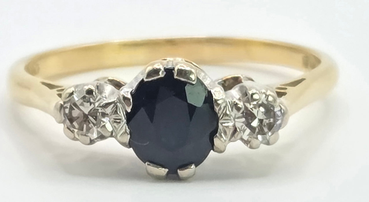 6530 Vintage: 18ct Yellow Gold Sapphire & Diamond Three Stone Ring — From 1966