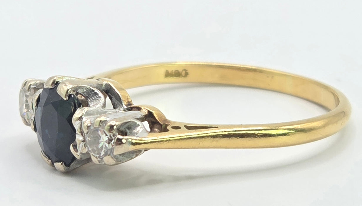 6530 Vintage: 18ct Yellow Gold Sapphire & Diamond Three Stone Ring — From 1966