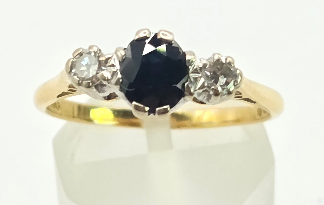 6530 Vintage: 18ct Yellow Gold Sapphire & Diamond Three Stone Ring — From 1966