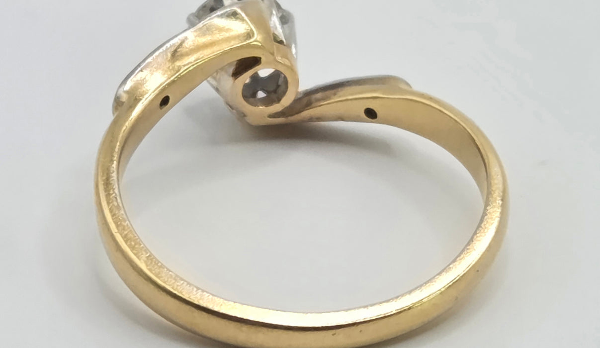 6531 Vintage: 18ct Yellow Gold & Platinum 0.39ct Diamond Crossover Ring