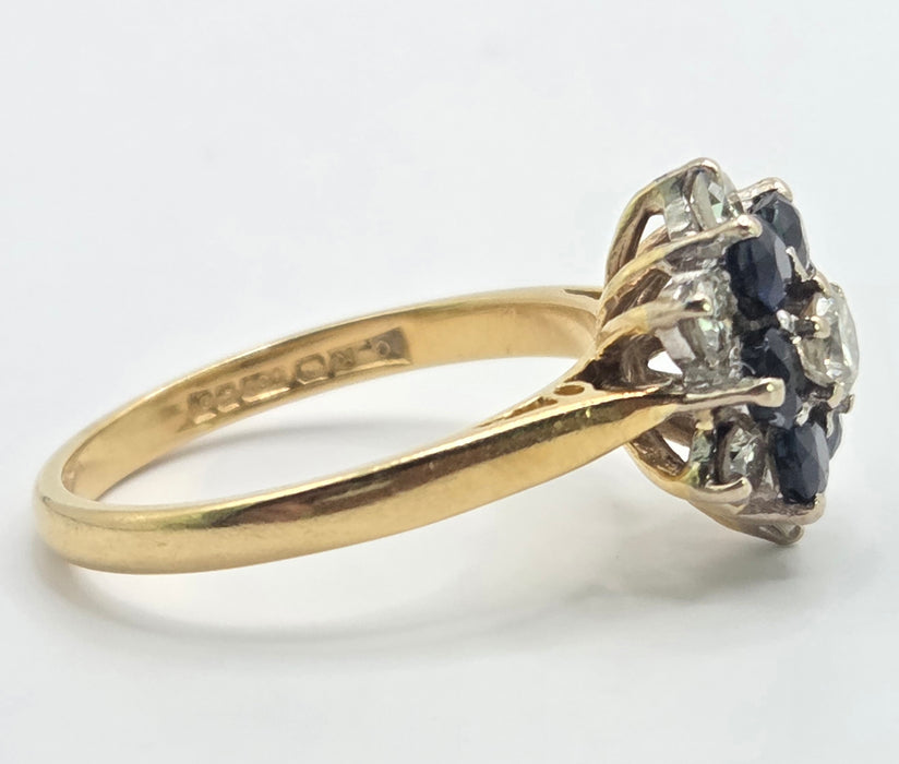 6538 Vintage: 18ct Yellow Gold Sapphire & Diamond Cocktail Cluster Ring — From 1978
