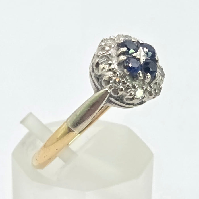 6540 Vintage: 18ct Yellow Gold Sapphire & Diamond Daisy Cluster Ring — From 1965