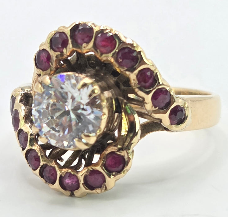 6541 Vintage: 18ct Yellow Gold Zircon & Ruby Cluster Ring