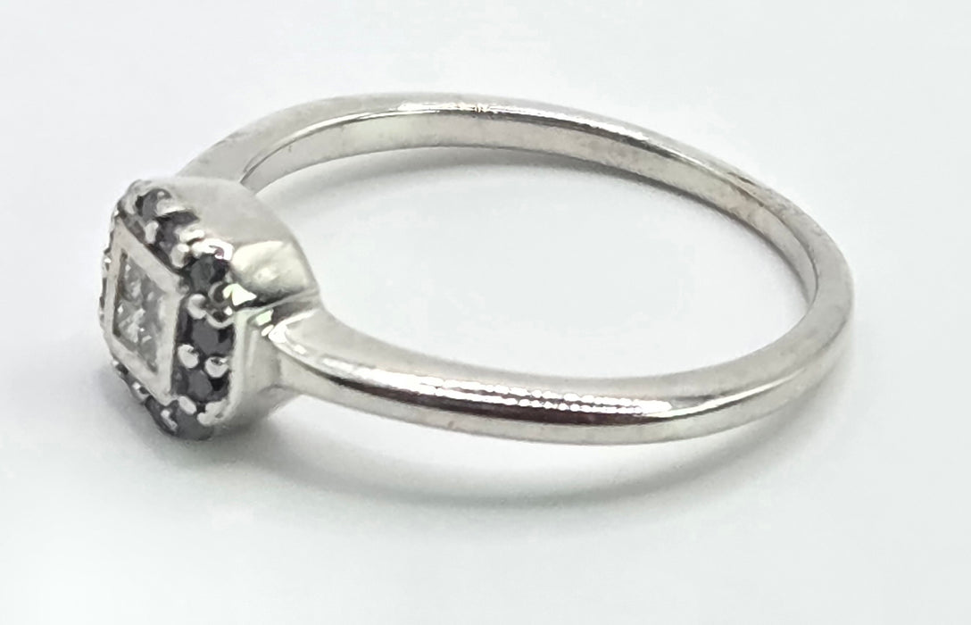 6543 Vintage: 9ct White Gold Black & White Diamond Cluster Ring