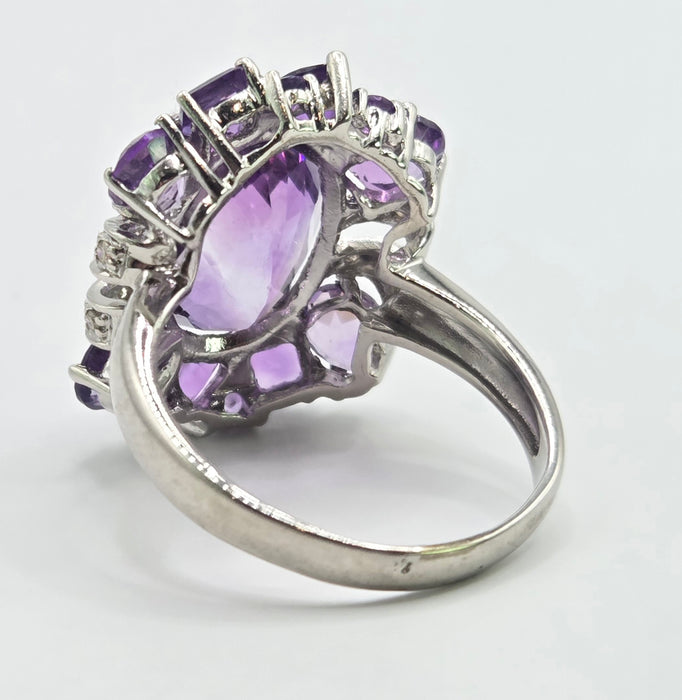 6546 Vintage: 9ct White Gold Amethyst & Diamond Cocktail Ring