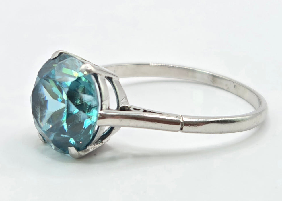 3037 Vintage: Platinum & 18ct White Gold Blue Zircon Solitaire Ring