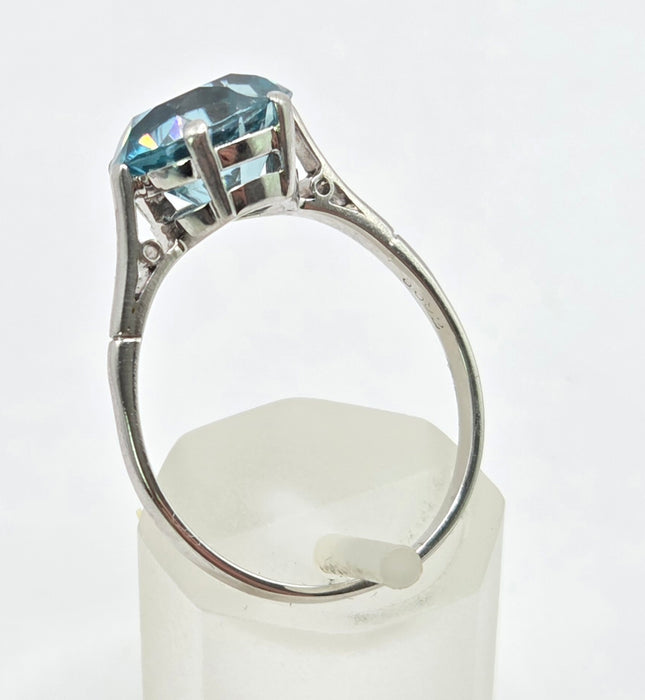 3037 Vintage: Platinum & 18ct White Gold Blue Zircon Solitaire Ring
