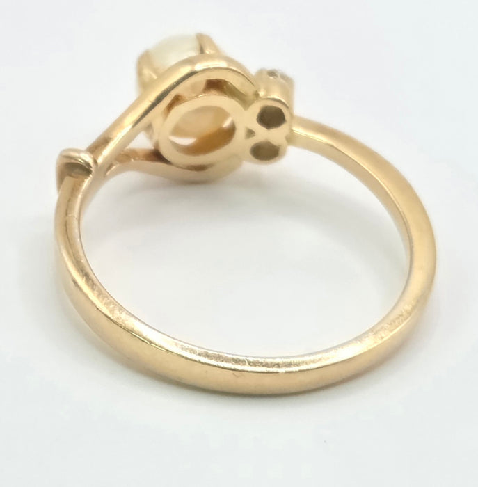 3254 Vintage: 18ct Yellow Gold Pearl & Diamond Ring