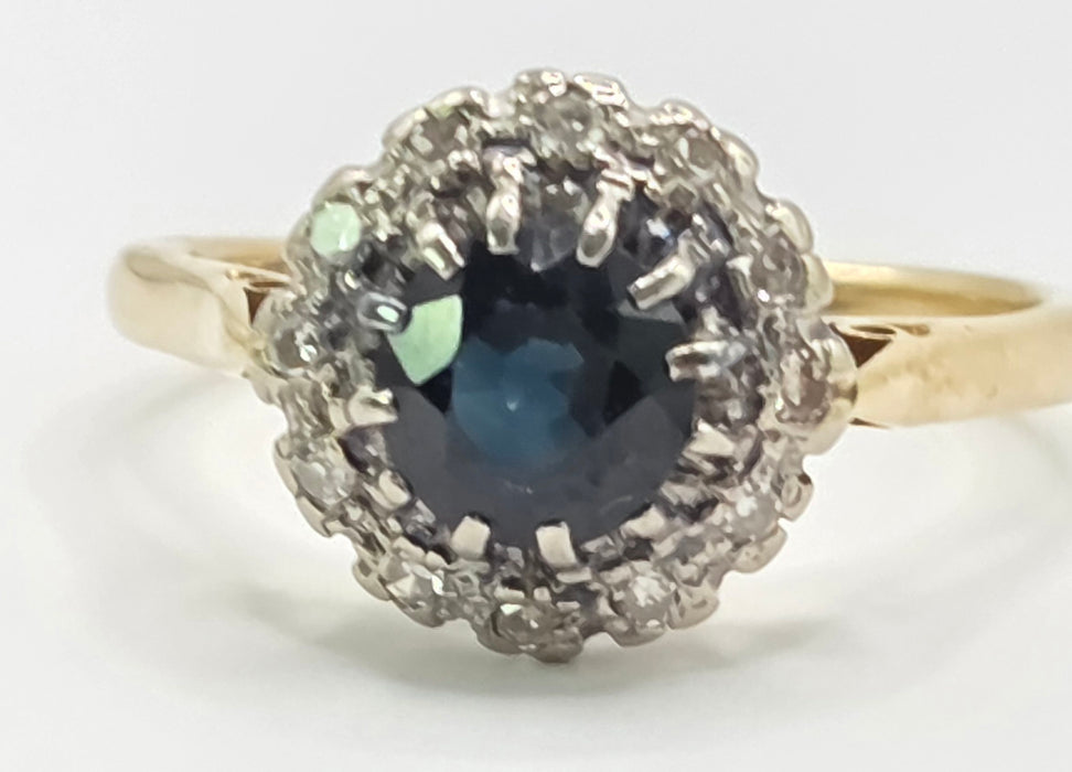 3255 Vintage: 18ct Yellow Gold Australian Sapphire & Diamond Flowerhead Cluster Ring