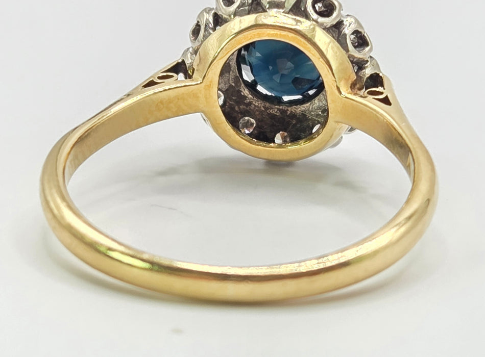 3255 Vintage: 18ct Yellow Gold Australian Sapphire & Diamond Flowerhead Cluster Ring