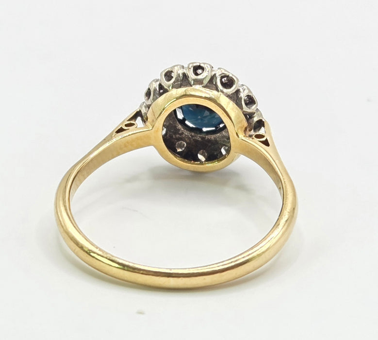 3255 Vintage: 18ct Yellow Gold Australian Sapphire & Diamond Flowerhead Cluster Ring