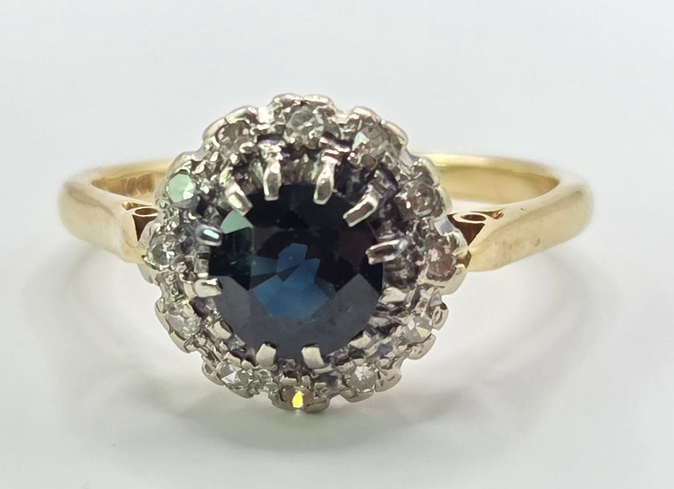 3255 Vintage: 18ct Yellow Gold Australian Sapphire & Diamond Flowerhead Cluster Ring