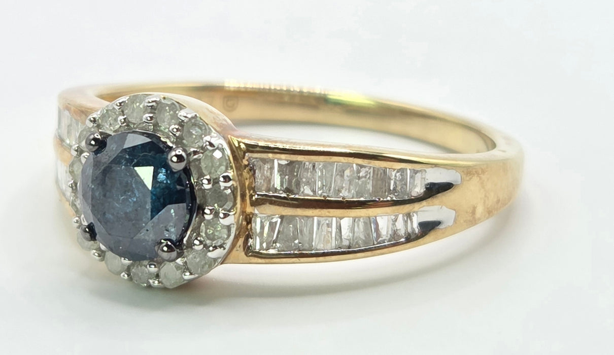 3261 Vintage: 9ct Yellow Gold Blue & White Diamond Halo Cluster Ring