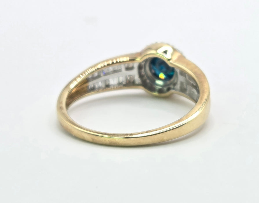 3261 Vintage: 9ct Yellow Gold Blue & White Diamond Halo Cluster Ring
