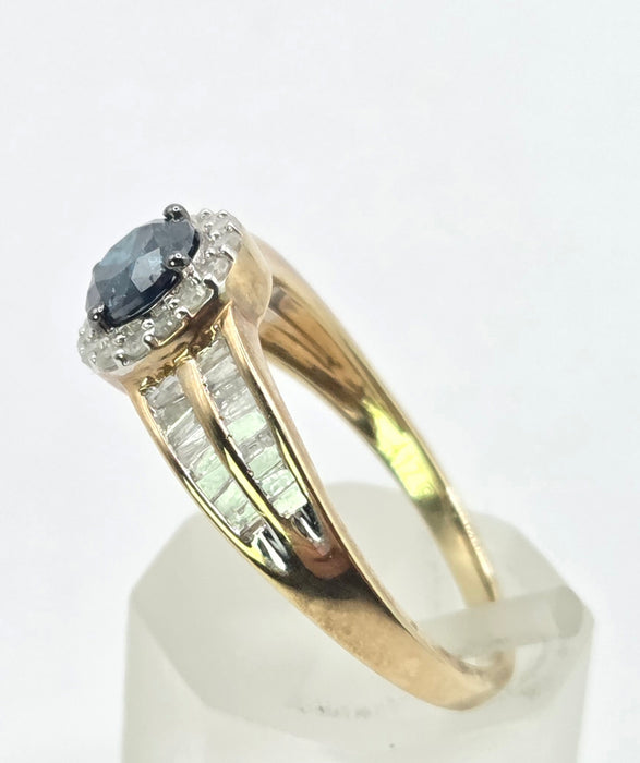 3261 Vintage: 9ct Yellow Gold Blue & White Diamond Halo Cluster Ring