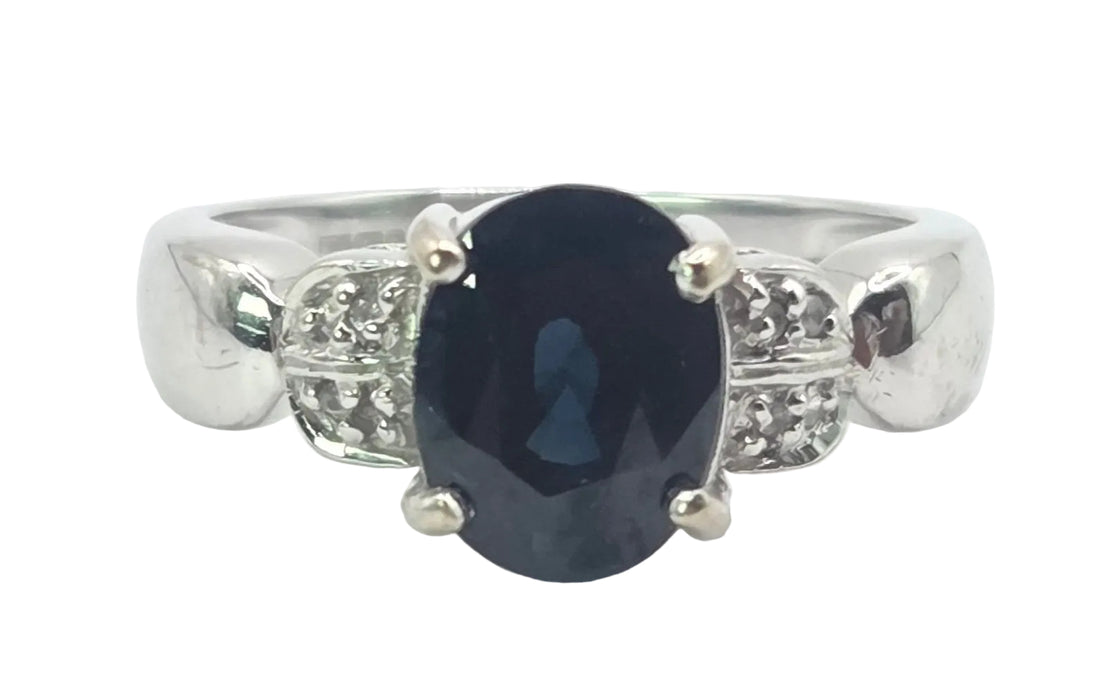 6561 Vintage: 18ct White Gold Sapphire & Diamond Ring