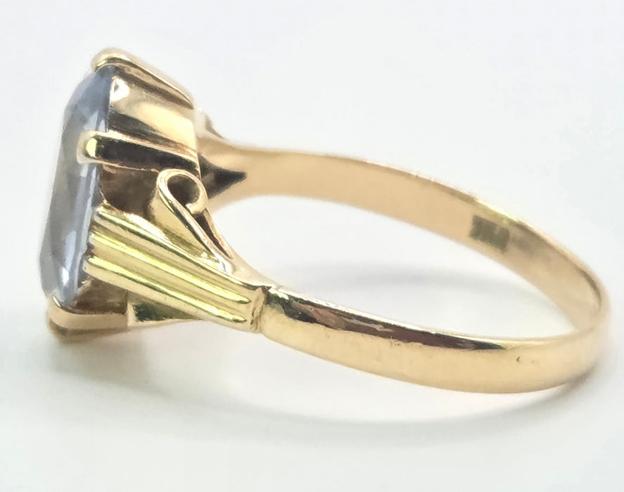 6562 Vintage: 18ct Yellow Gold Aquamarine Solitaire Ring
