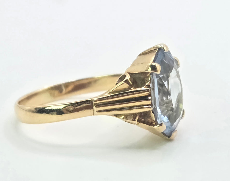 6562 Vintage: 18ct Yellow Gold Aquamarine Solitaire Ring