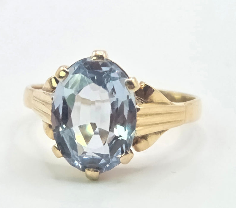 6562 Vintage: 18ct Yellow Gold Aquamarine Solitaire Ring