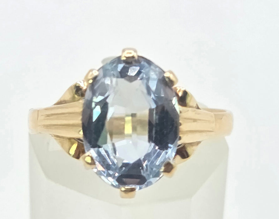 6562 Vintage: 18ct Yellow Gold Aquamarine Solitaire Ring