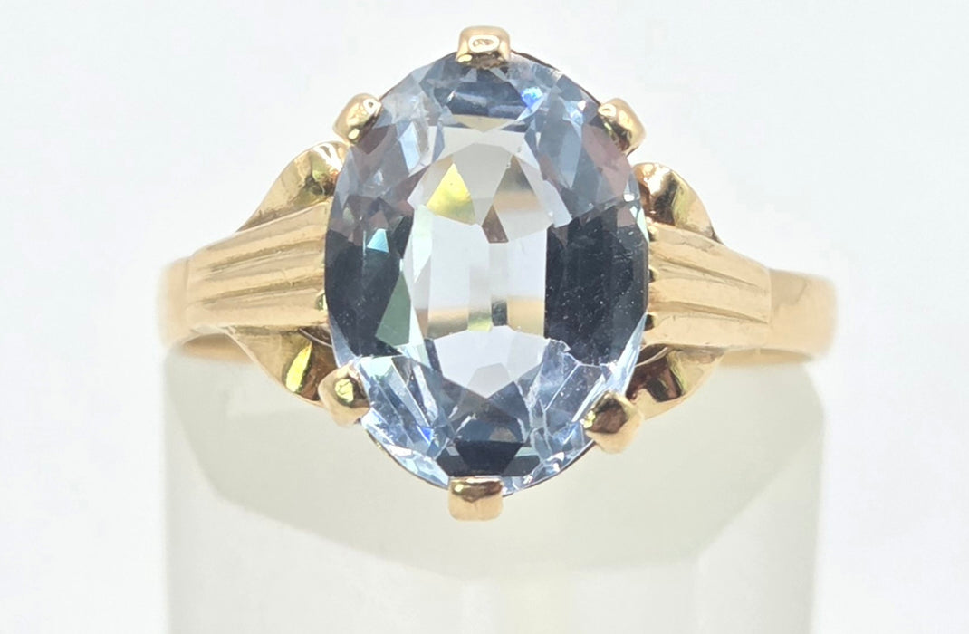 6562 Vintage: 18ct Yellow Gold Aquamarine Solitaire Ring