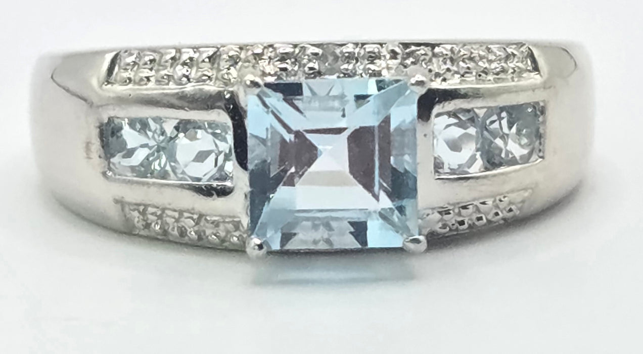 6554 Vintage: 9ct White Gold Blue Topaz & Diamond Five-Stone Ring