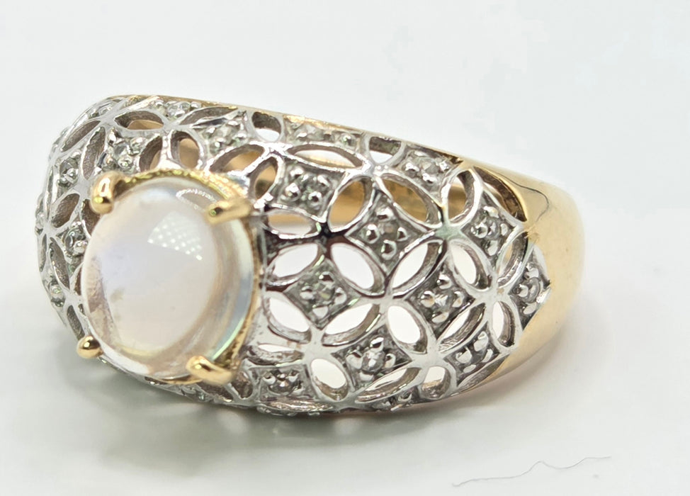 6555 Vintage: 9ct Yellow Gold Moonstone & Diamond Filigree Dome Ring
