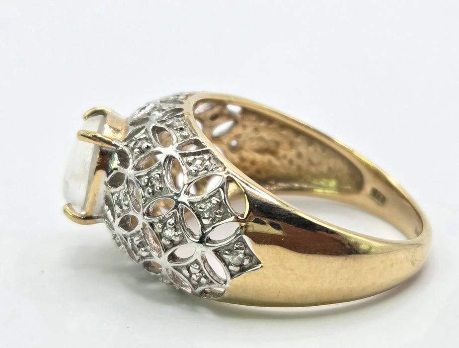 6555 Vintage: 9ct Yellow Gold Moonstone & Diamond Filigree Dome Ring