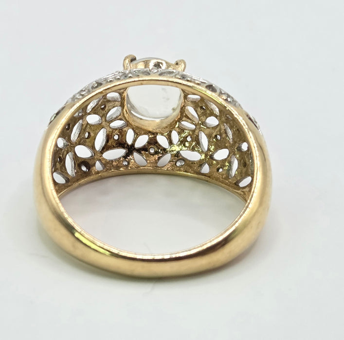 6555 Vintage: 9ct Yellow Gold Moonstone & Diamond Filigree Dome Ring