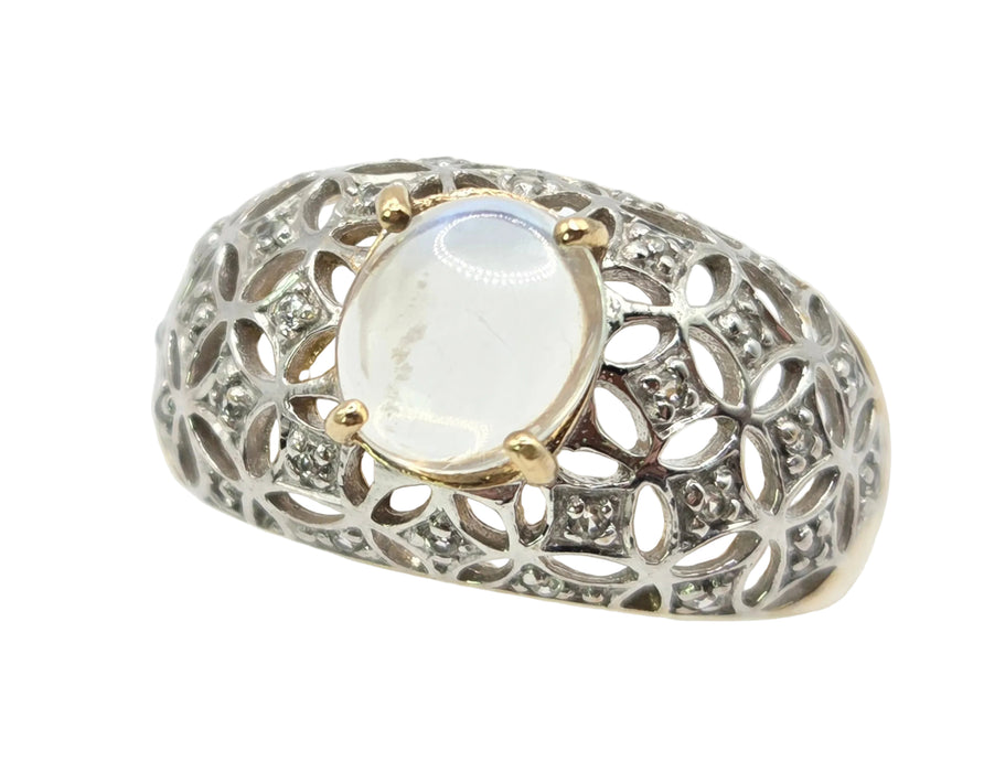 6555 Vintage: 9ct Yellow Gold Moonstone & Diamond Filigree Dome Ring