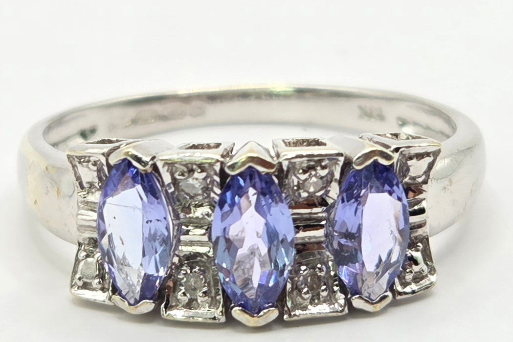 6557 Vintage: 9ct White Gold Tanzanite & Diamond Trilogy Ring