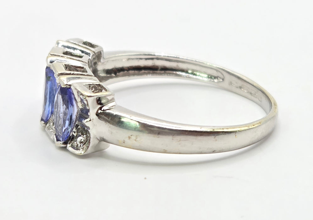 6557 Vintage: 9ct White Gold Tanzanite & Diamond Trilogy Ring